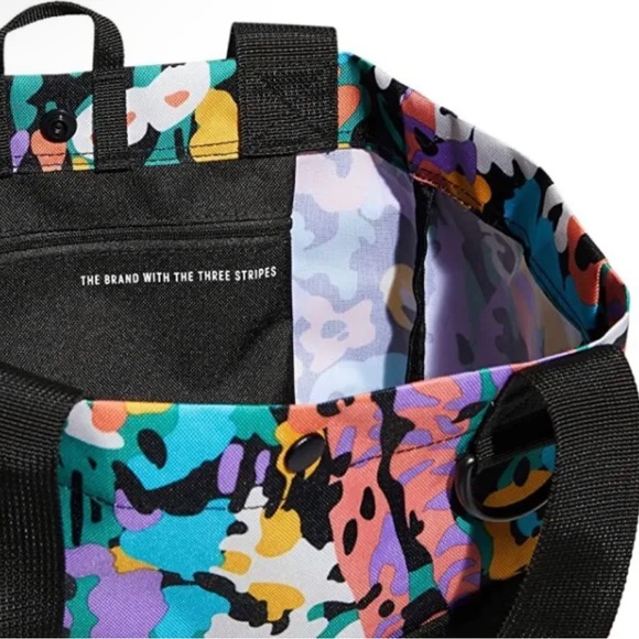 adidas Unisex Training EVERYDAY TOTE BAG Collection Zip pocket Floral Print - Picture 4 of 5